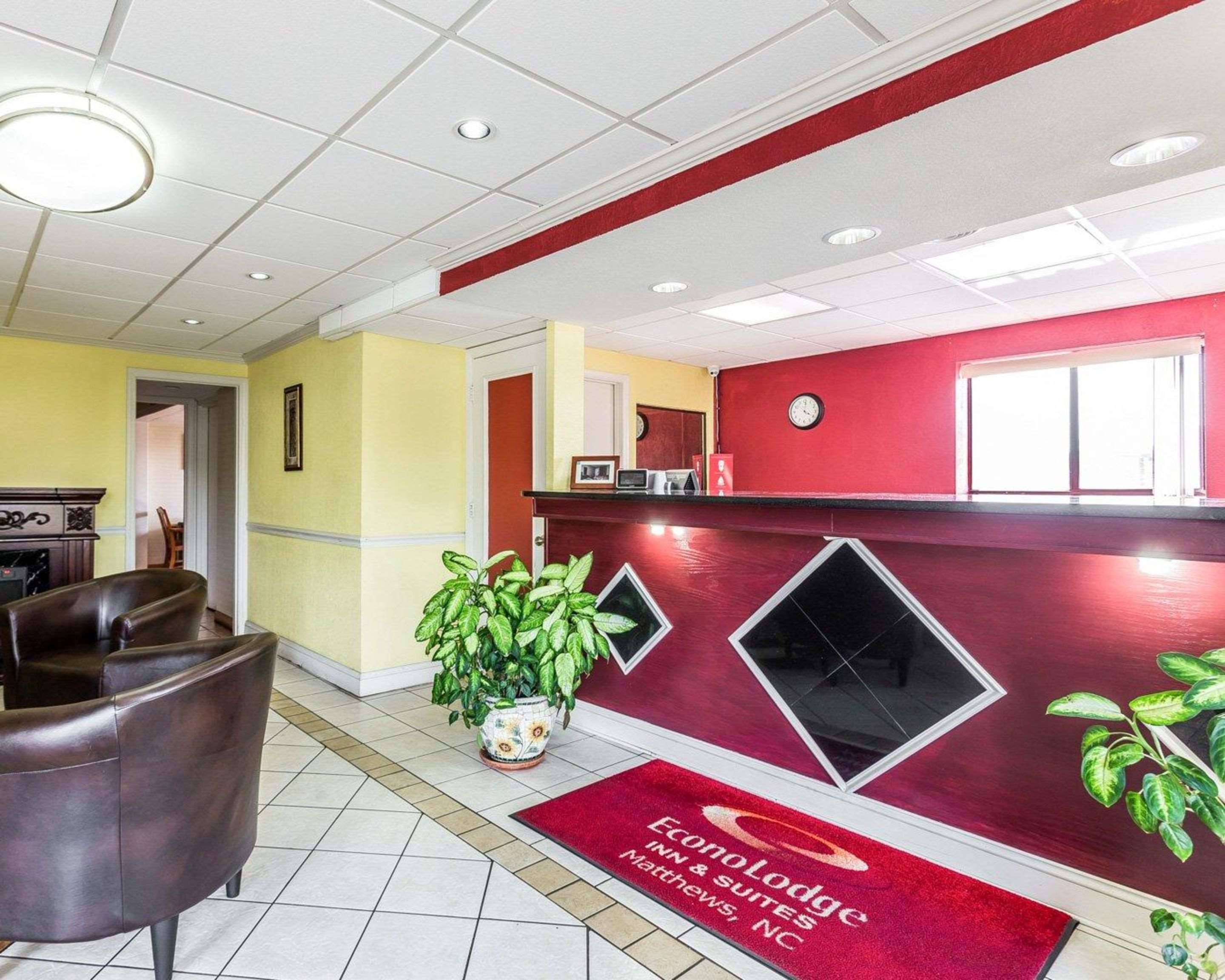 Hotel lobby | Econo Lodge Inn & Suites Matthews - Charlotte