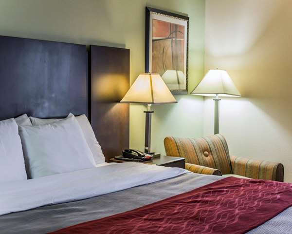 Suite - Quality Inn South Raleigh - I-40, Exit 298A