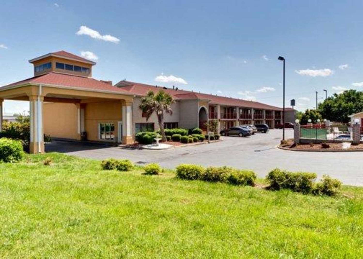 Quality Inn & Suites Monroe, NC See Discounts