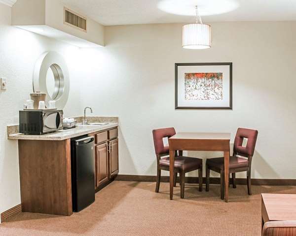 Suite - Comfort Inn Cross Creek Fayetteville