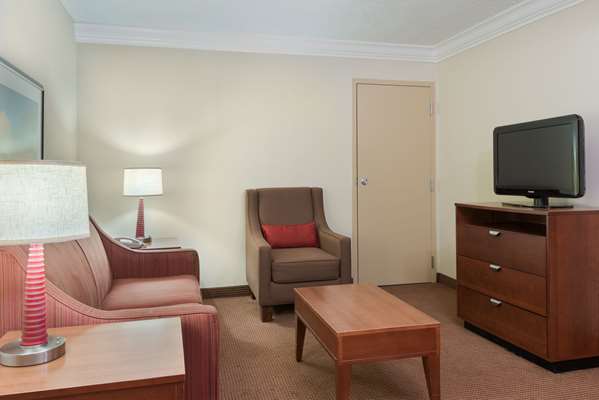 Suite - Comfort Inn Cross Creek Fayetteville