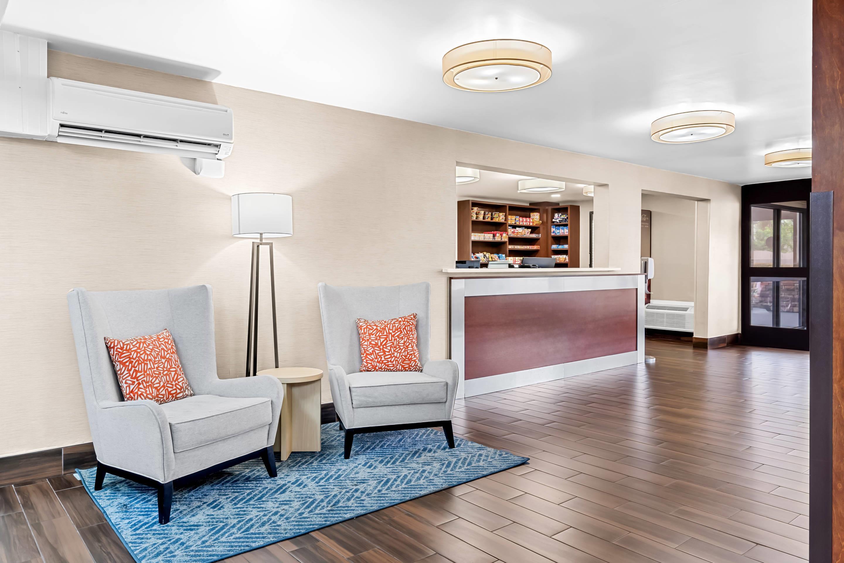 Hotel lobby | Comfort Inn University
