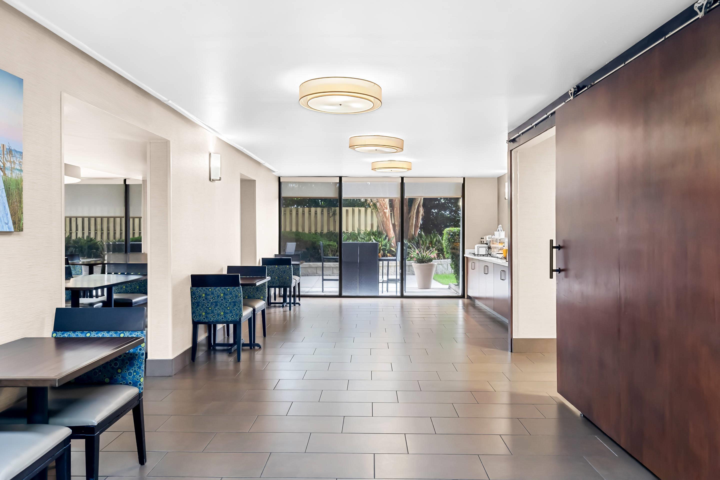Spacious breakfast area | Comfort Inn University