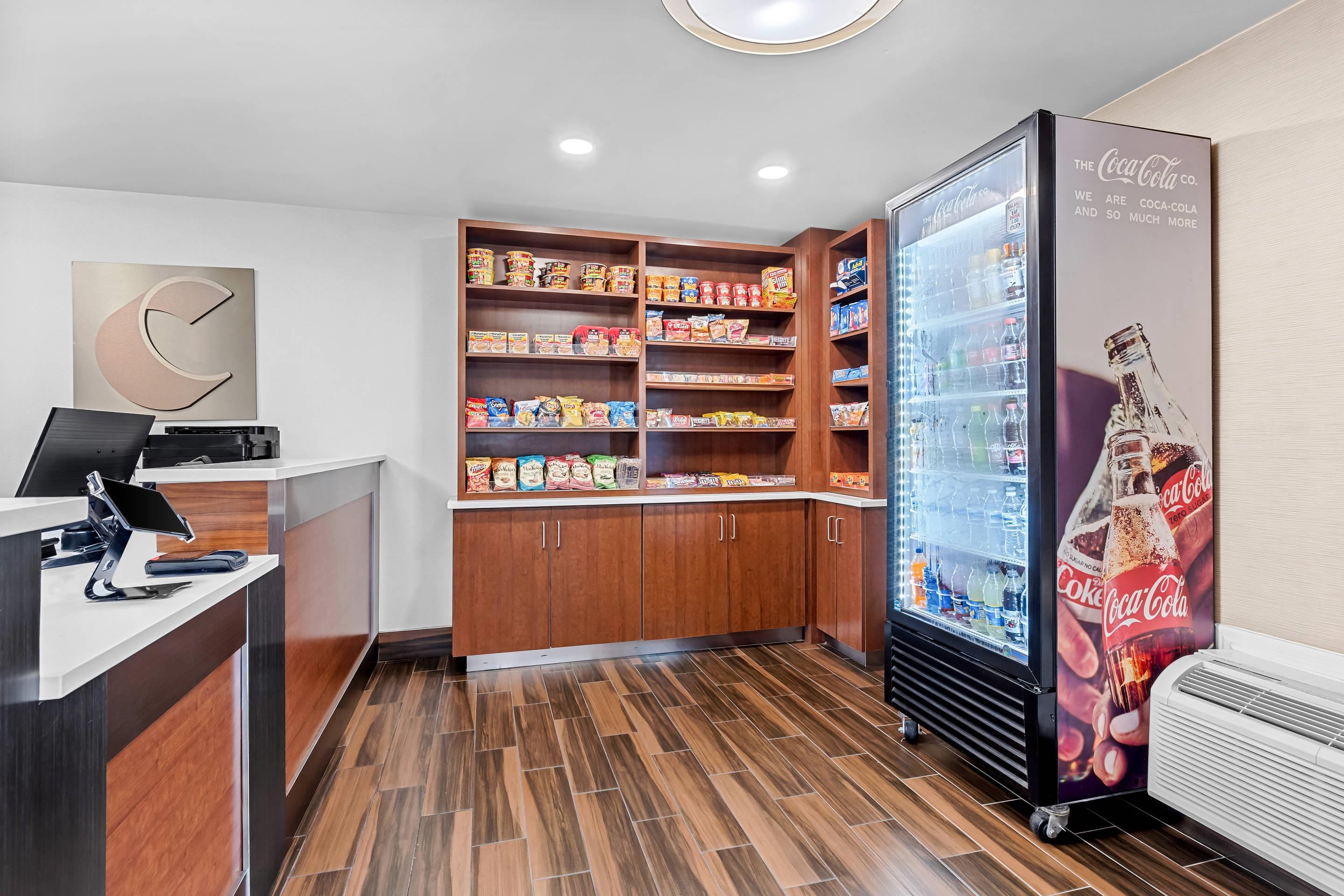 Vending and Market | Comfort Inn University