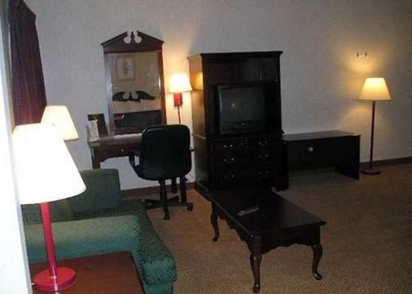 Suite - Quality Inn & Suites Thomasville - I-85, Exit 103
