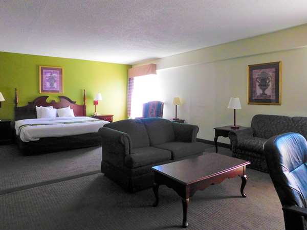 Suite - Quality Inn & Suites Thomasville - I-85, Exit 103