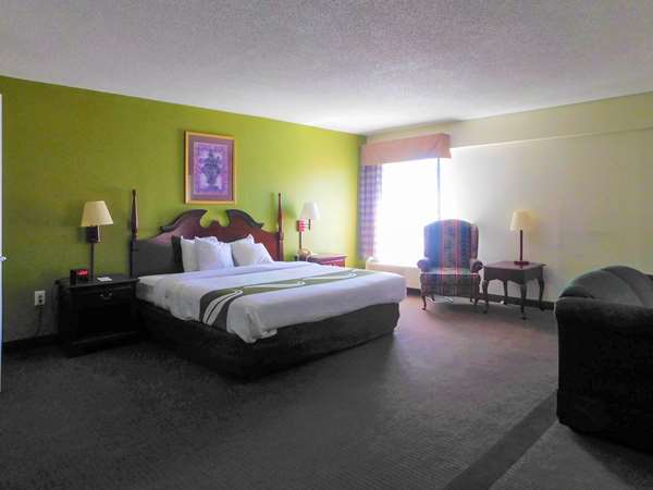 Suite - Quality Inn & Suites Thomasville - I-85, Exit 103