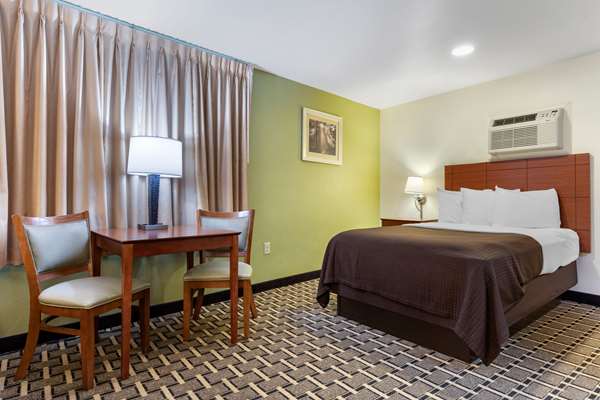  - Econo Lodge Cherokee