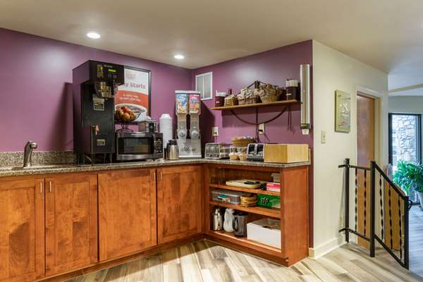 Amenities - Econo Lodge Cherokee