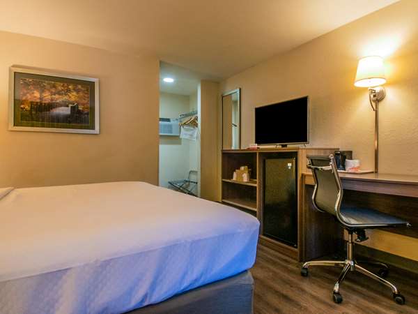  - Econo Lodge Cherokee