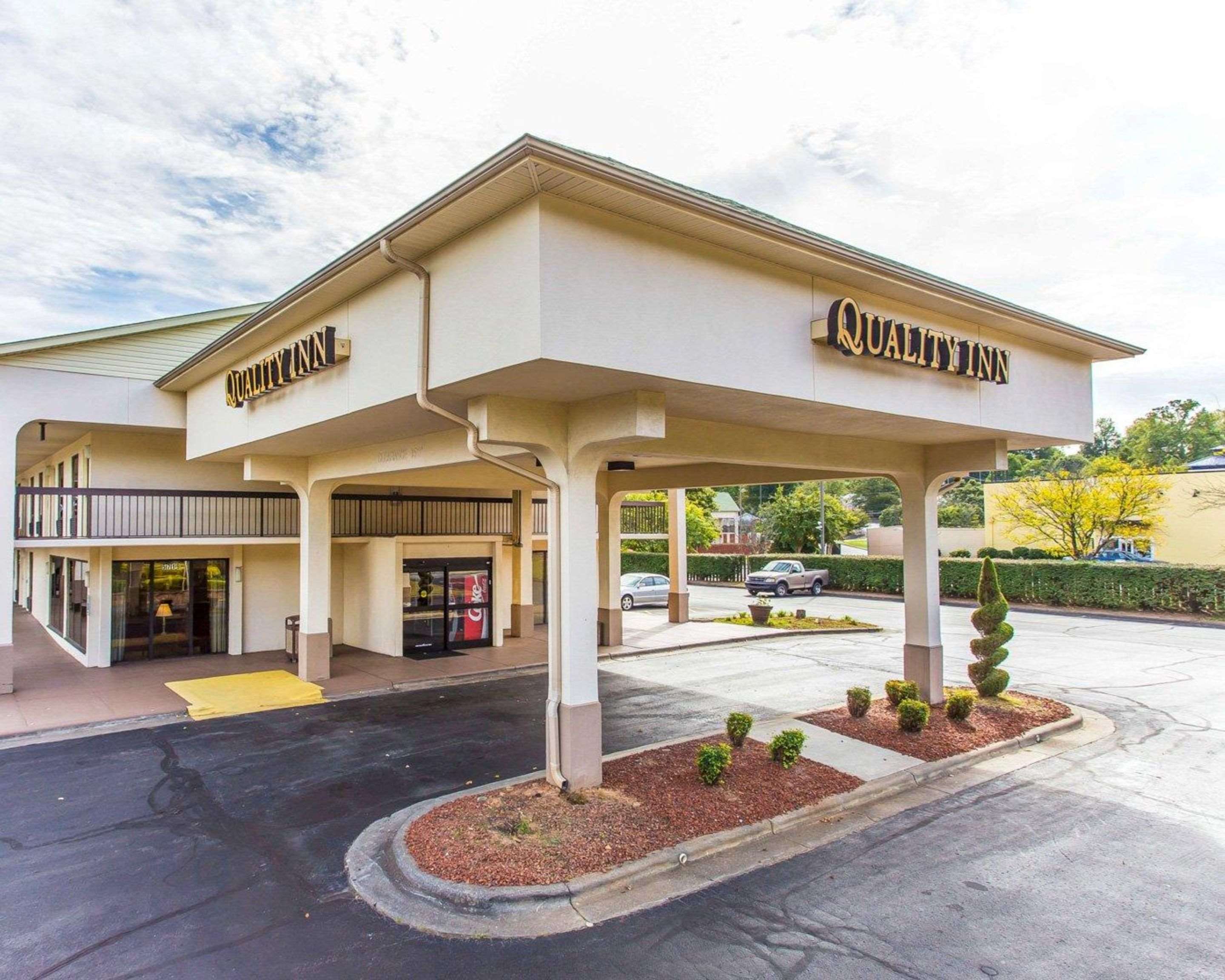 Hotel exterior | Quality Inn University Winston Salem