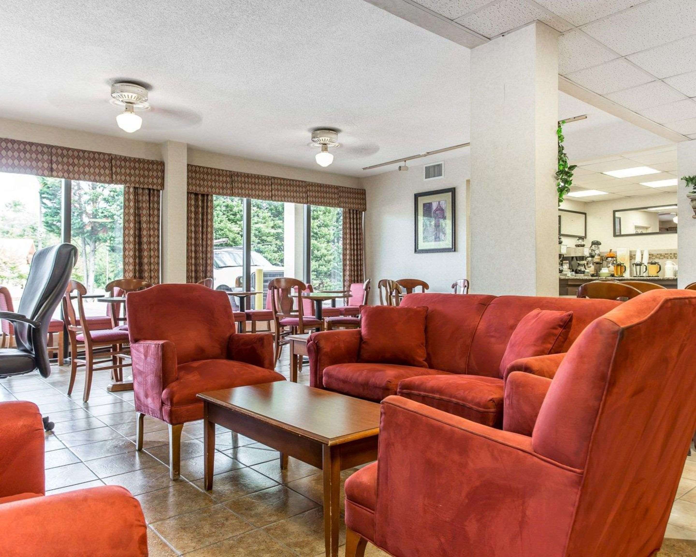 Hotel lobby | Quality Inn University Winston Salem