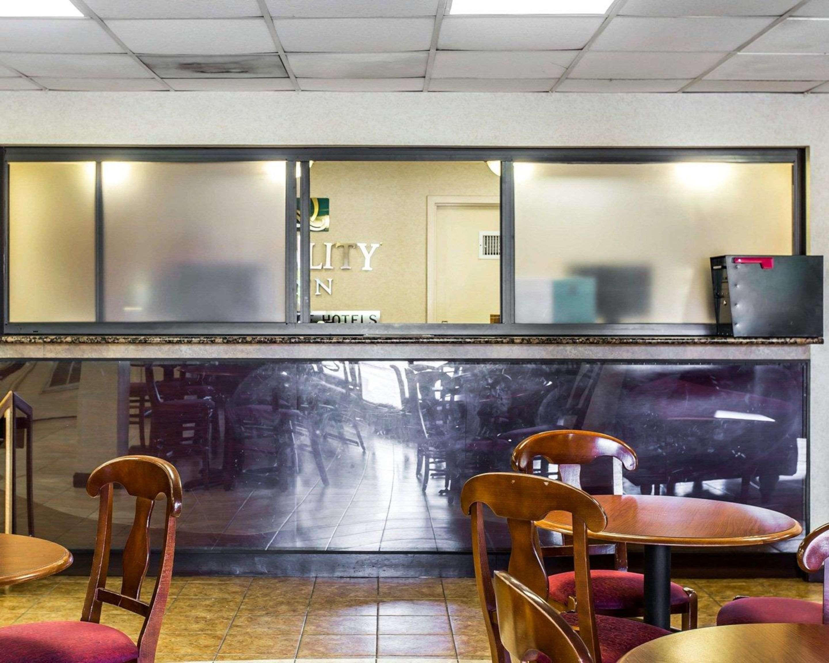 Front desk | Quality Inn University Winston Salem
