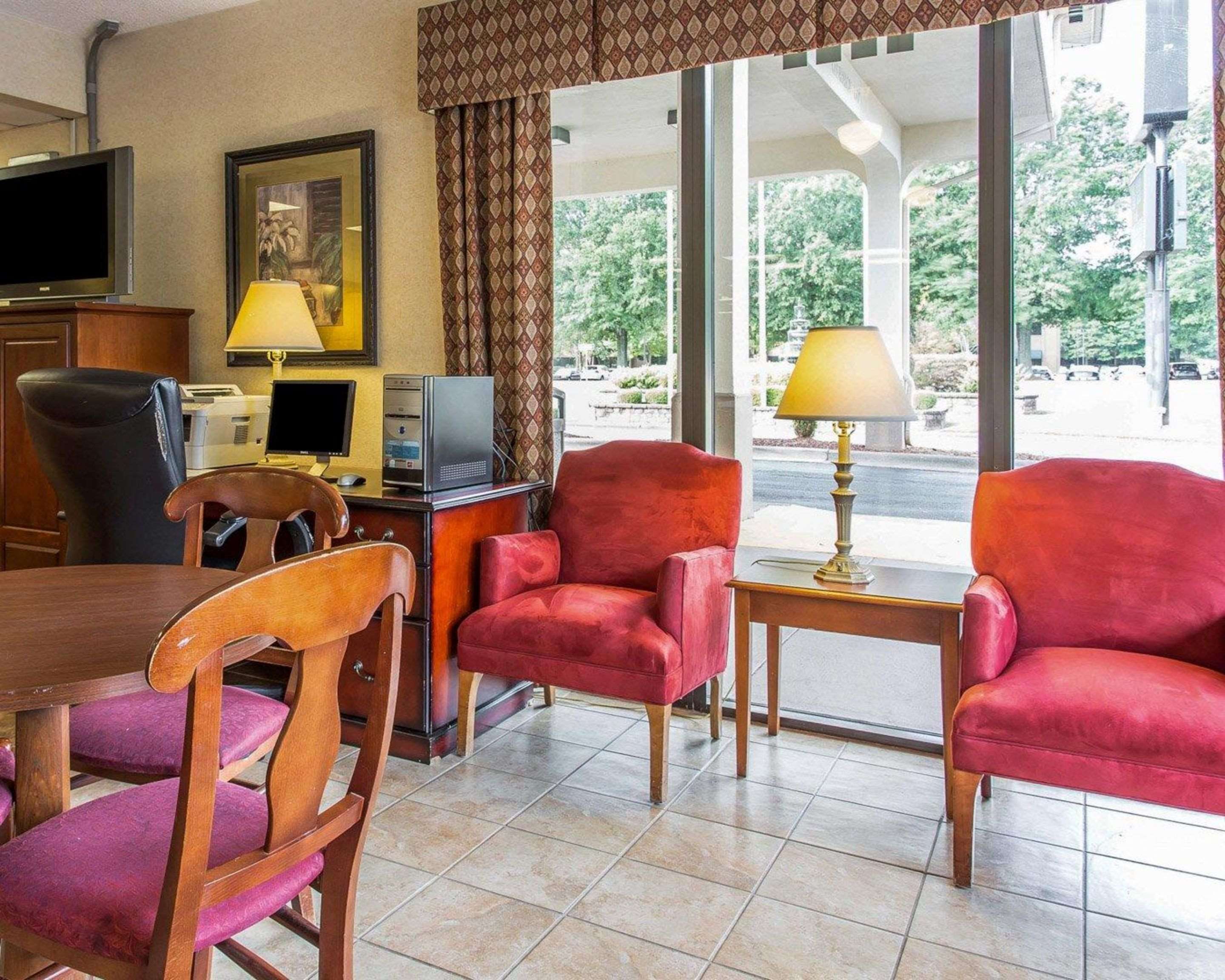 Lobby with sitting area | Quality Inn University Winston Salem