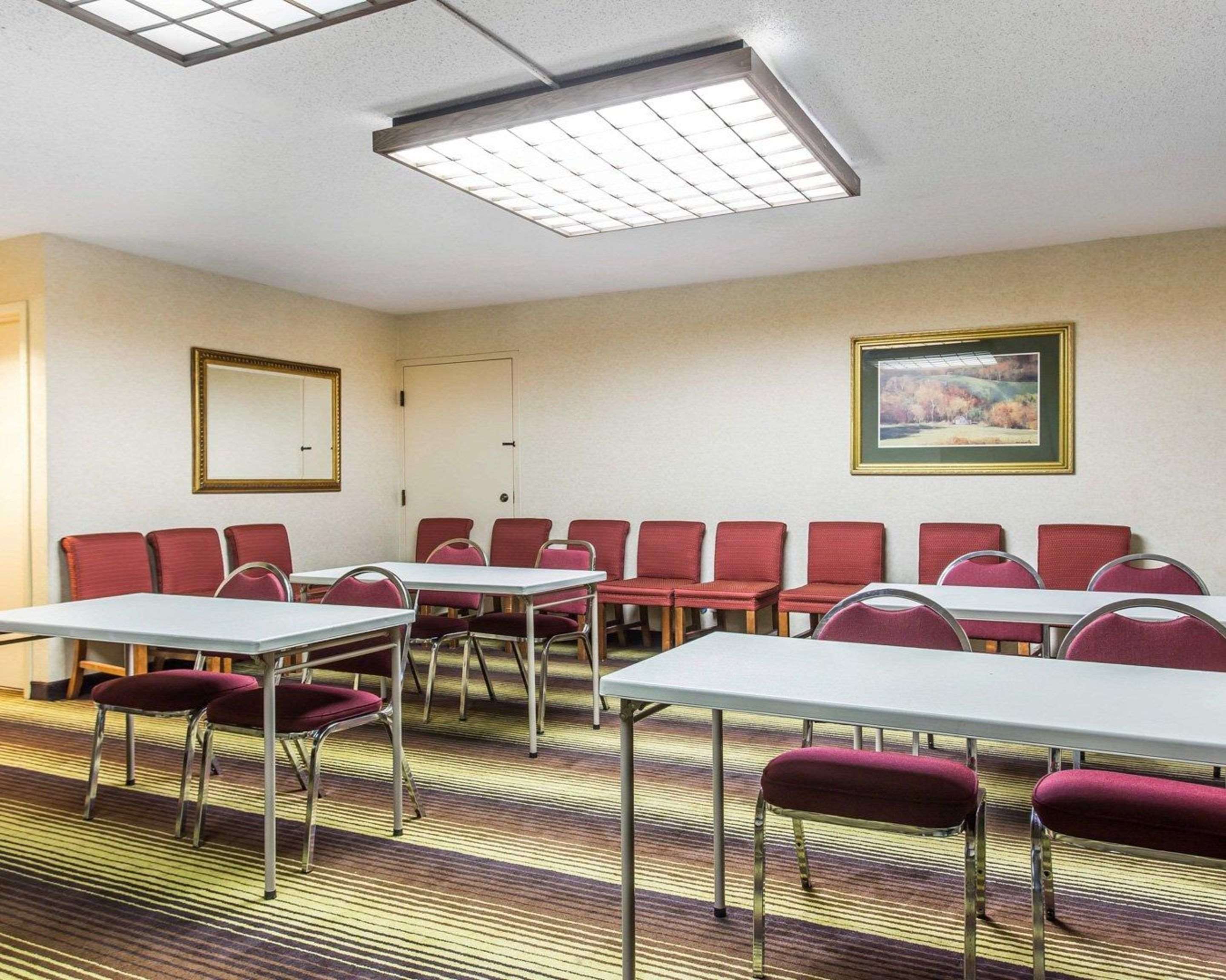 Meeting room | Quality Inn University Winston Salem