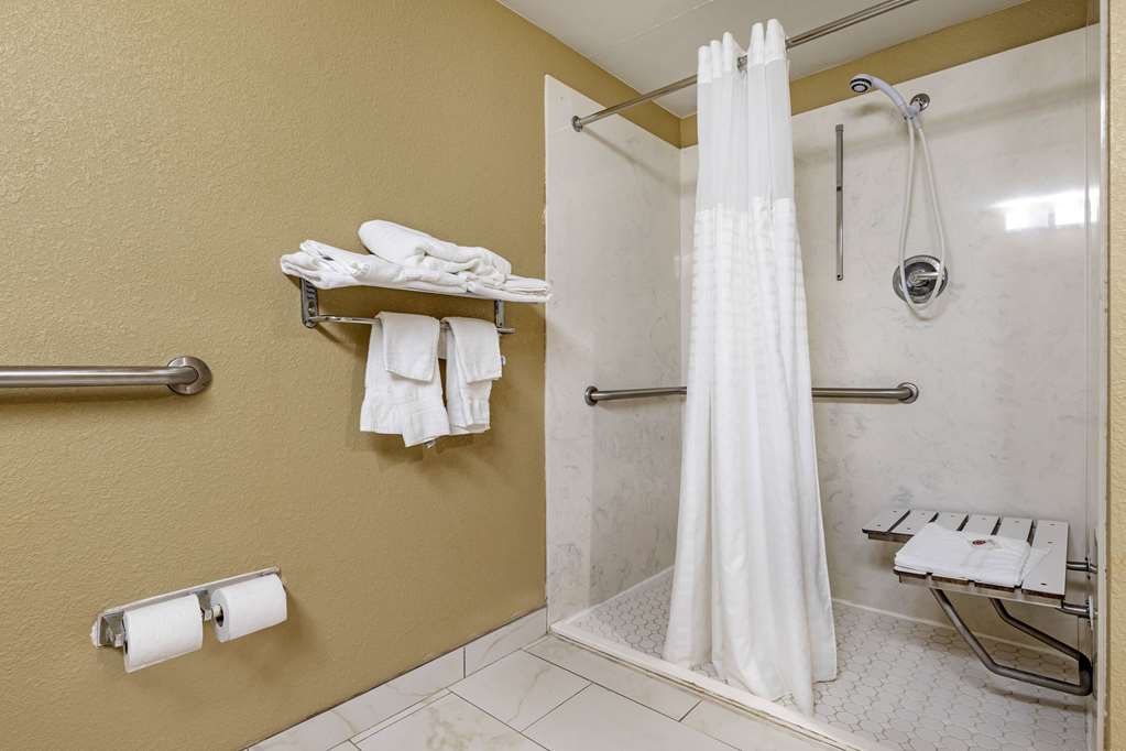 COMFORT INN AND SUITES MOCKSVILLE I-guestroom-Guest Room,Bathroom,On-Site.jpg