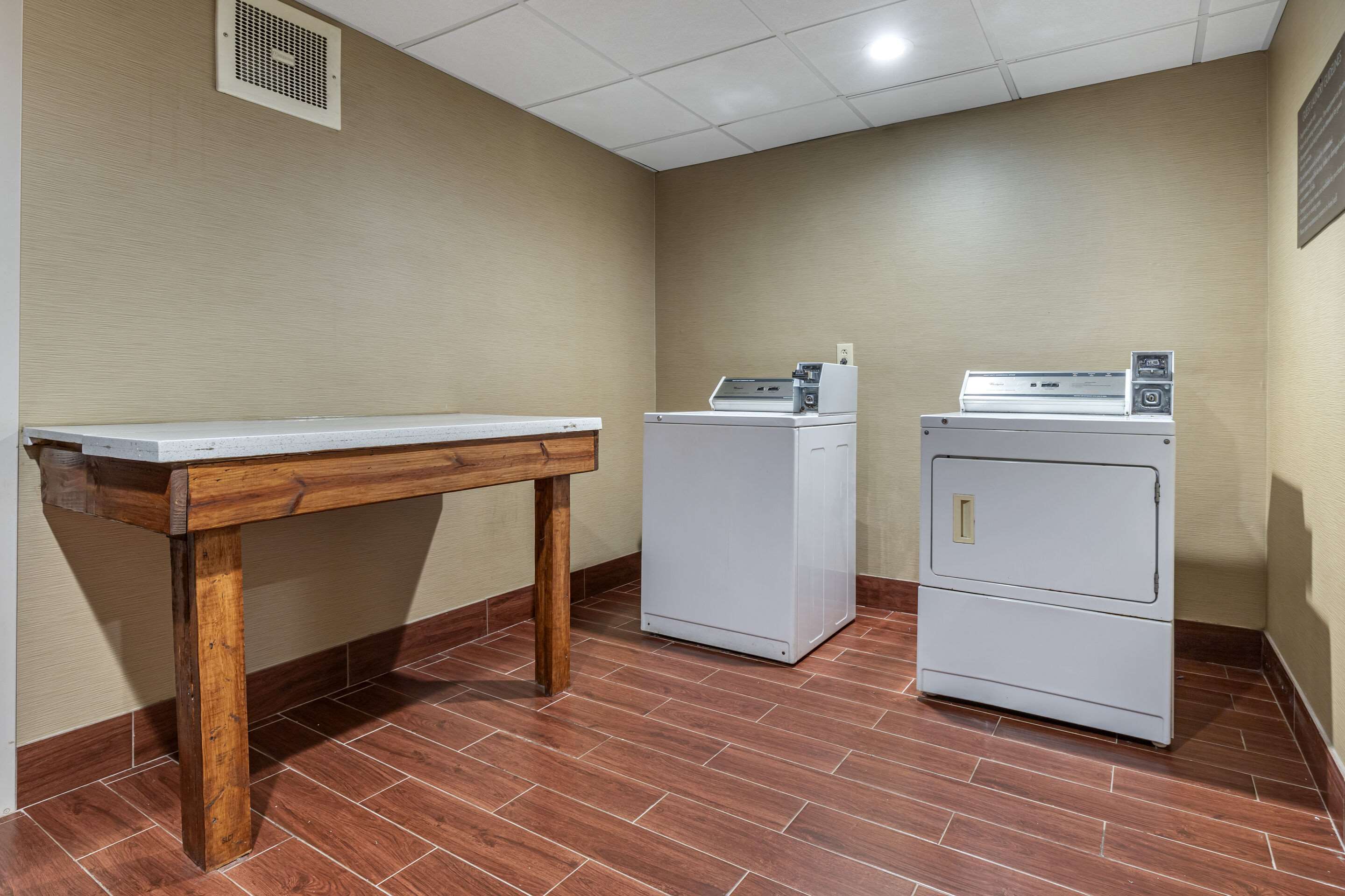Guest laundry facilities | Comfort Inn & Suites Mocksville I-40