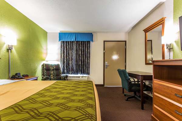  - Econo Lodge Elizabeth City