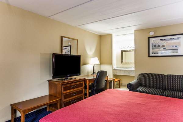  - Rodeway Inn I-85 Charlotte - I-85, Exit 36