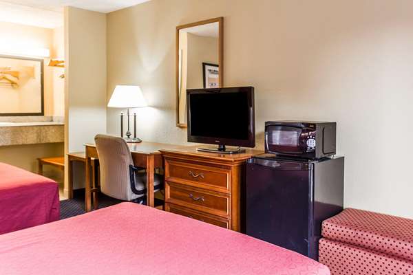  - Rodeway Inn I-85 Charlotte - I-85, Exit 36
