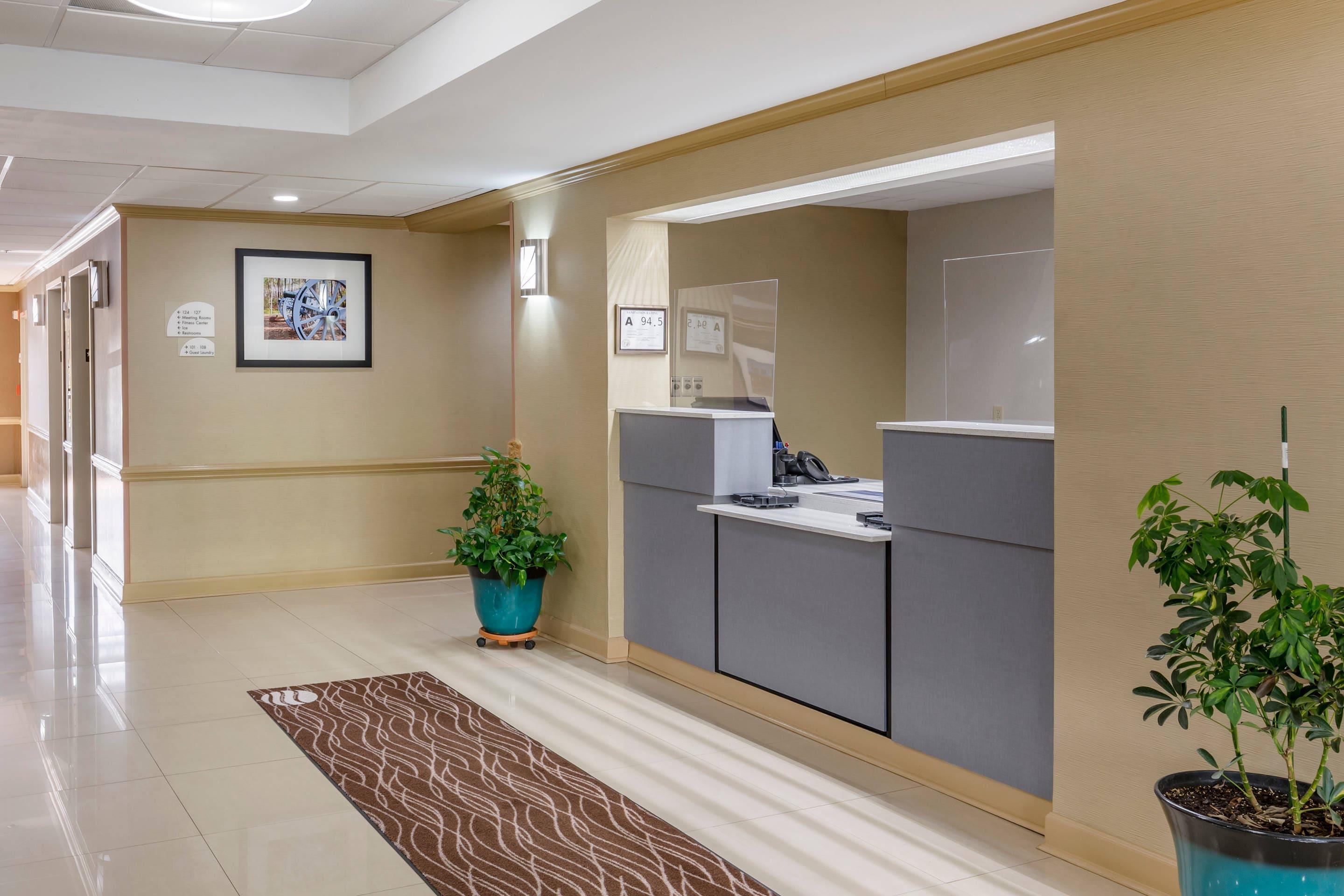 Front desk | Comfort Inn Greensboro - Kernersville