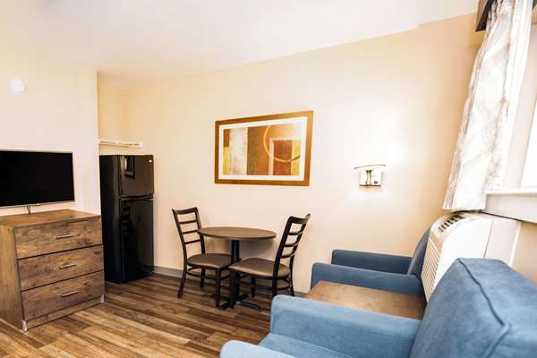 Suite - Suburban Studios Southeast Charlotte