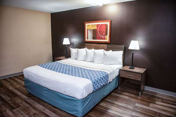 Suite - Suburban Studios Southeast Charlotte