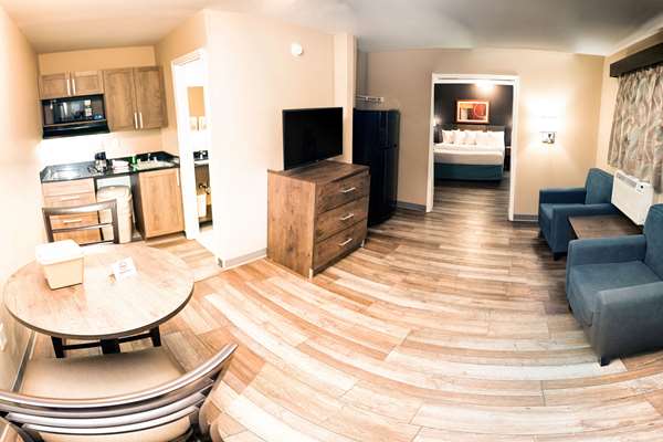 Suite - Suburban Studios Southeast Charlotte