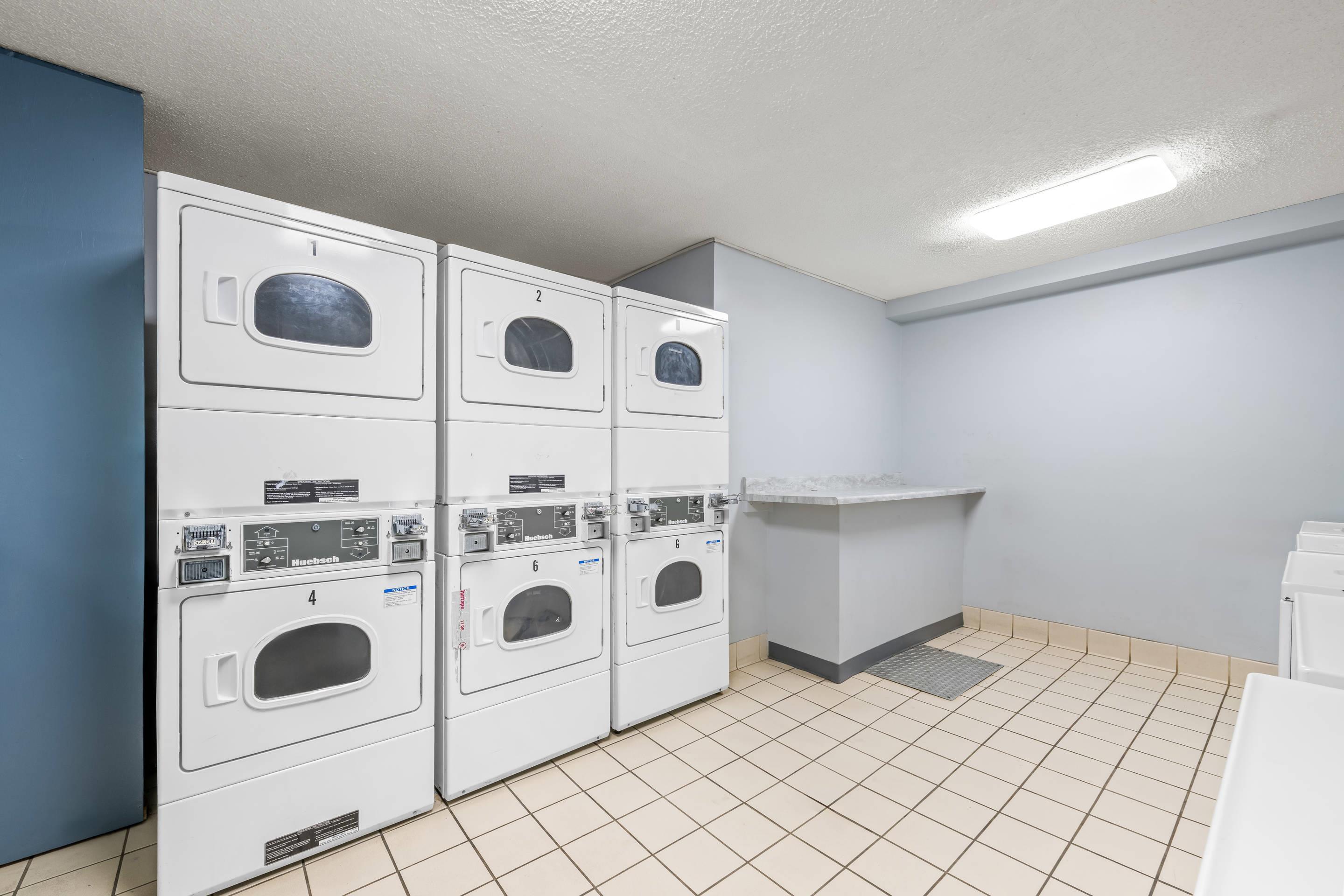 Guest laundry facilities | Suburban Studios Charlotte-Ballantyne