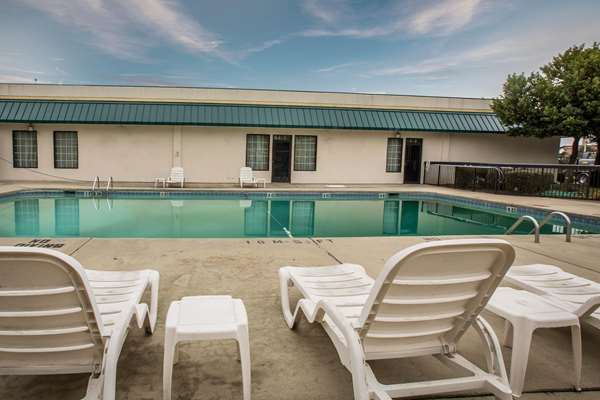 Pool - Quality Inn & Suites Winston-Salem - I-40, Exit 190
