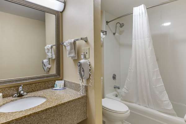 Suite - Quality Inn & Suites Winston-Salem - I-40, Exit 190