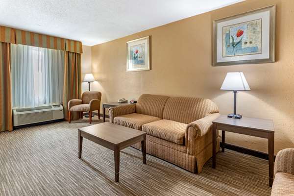 Suite - Quality Inn & Suites Winston-Salem - I-40, Exit 190
