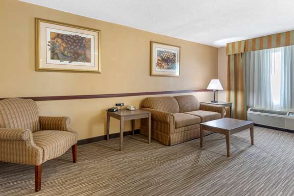 Suite - Quality Inn & Suites Winston-Salem - I-40, Exit 190