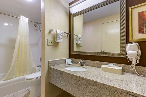 Suite - Quality Inn & Suites Winston-Salem - I-40, Exit 190