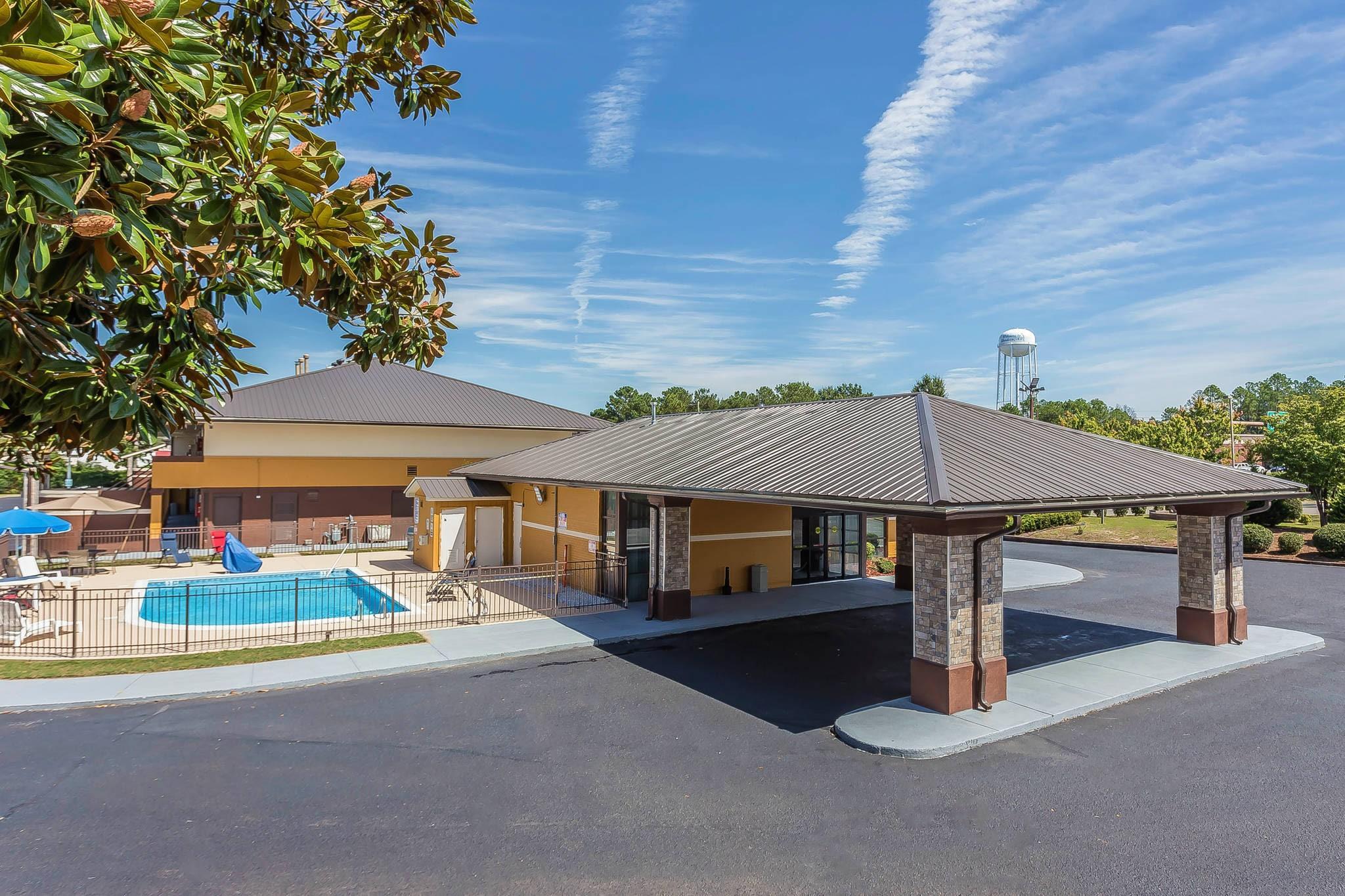 Hotel exterior | Quality Inn Pinehurst Area