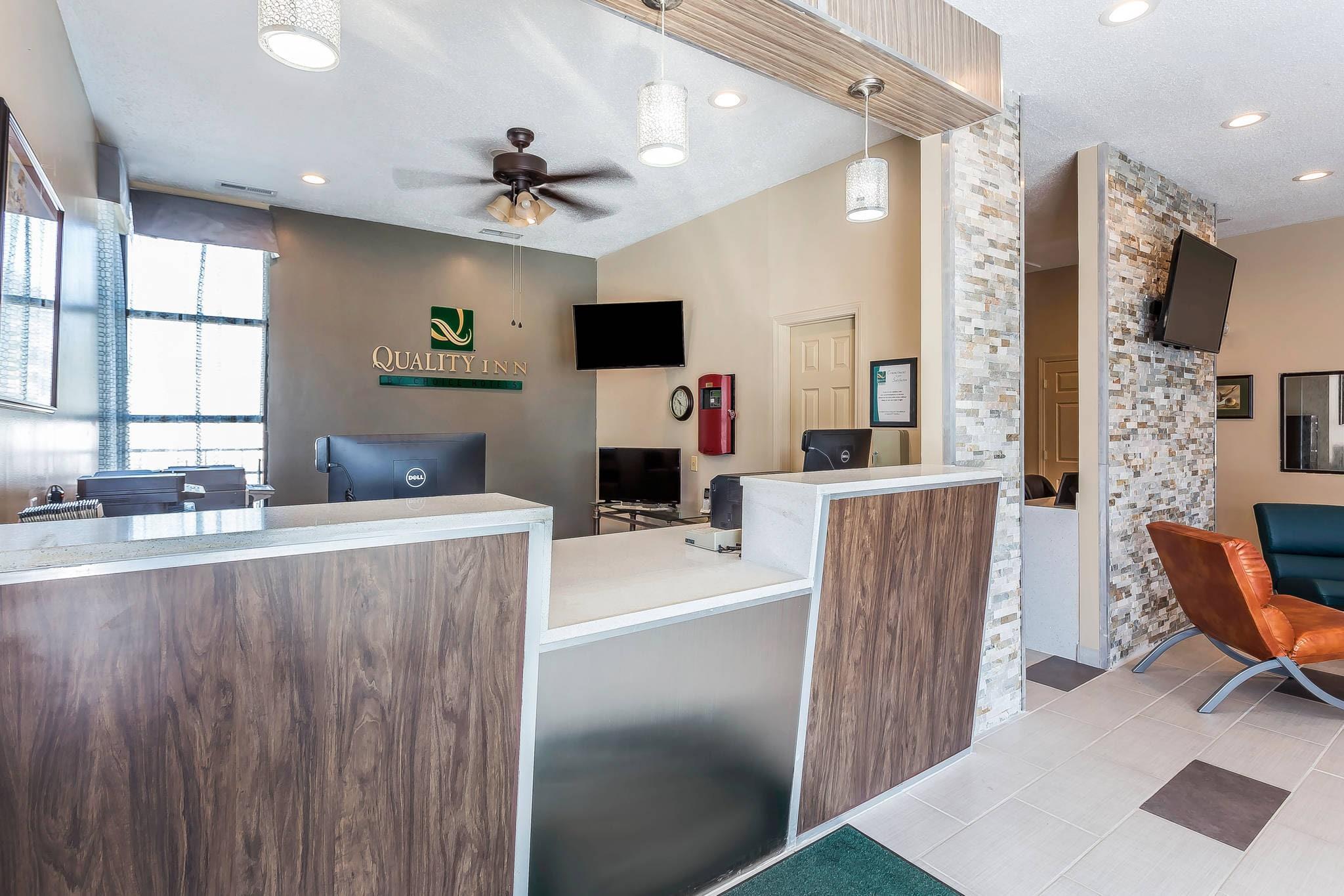 Hotel lobby | Quality Inn Pinehurst Area