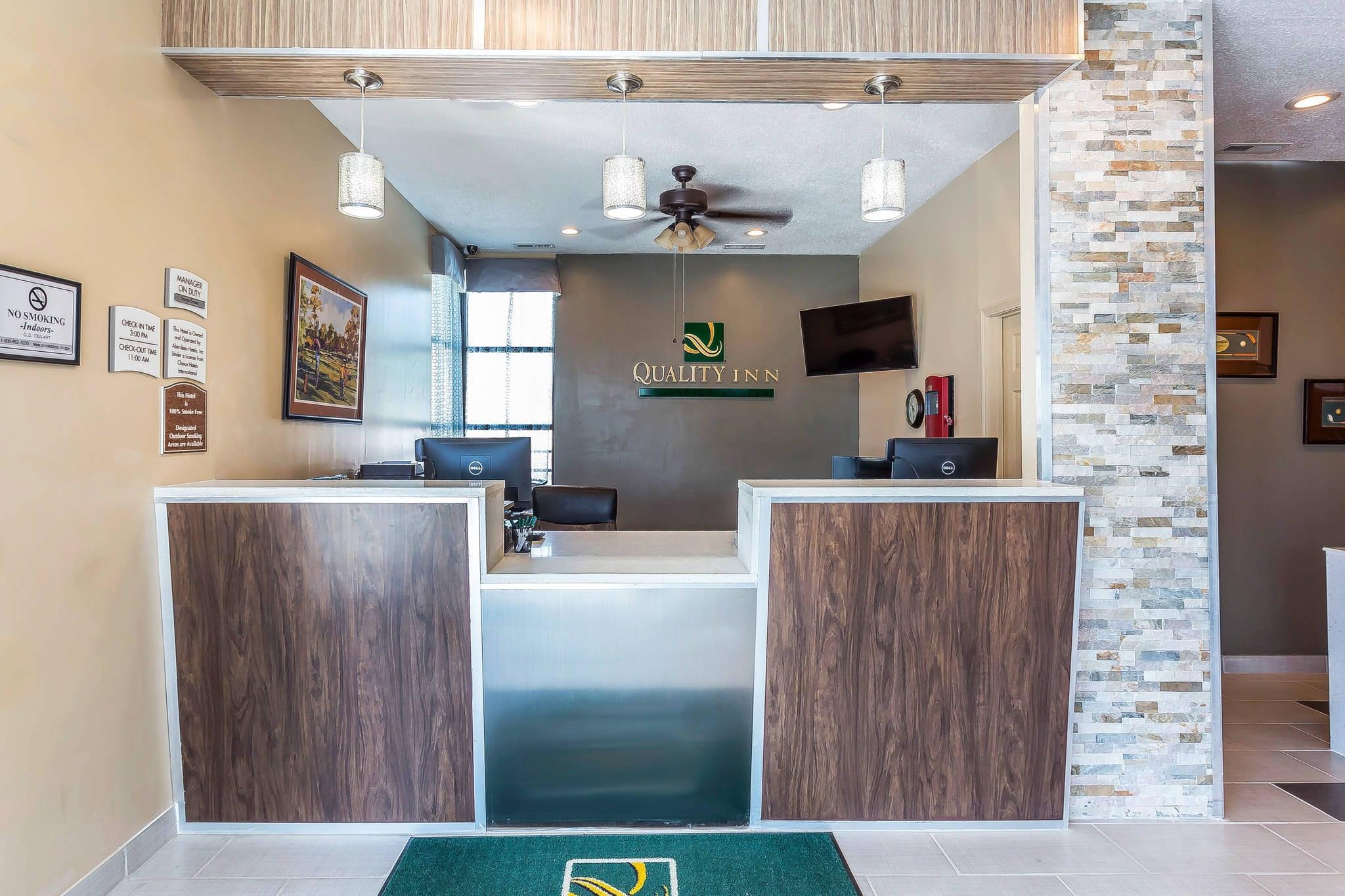 Hotel lobby | Quality Inn Pinehurst Area