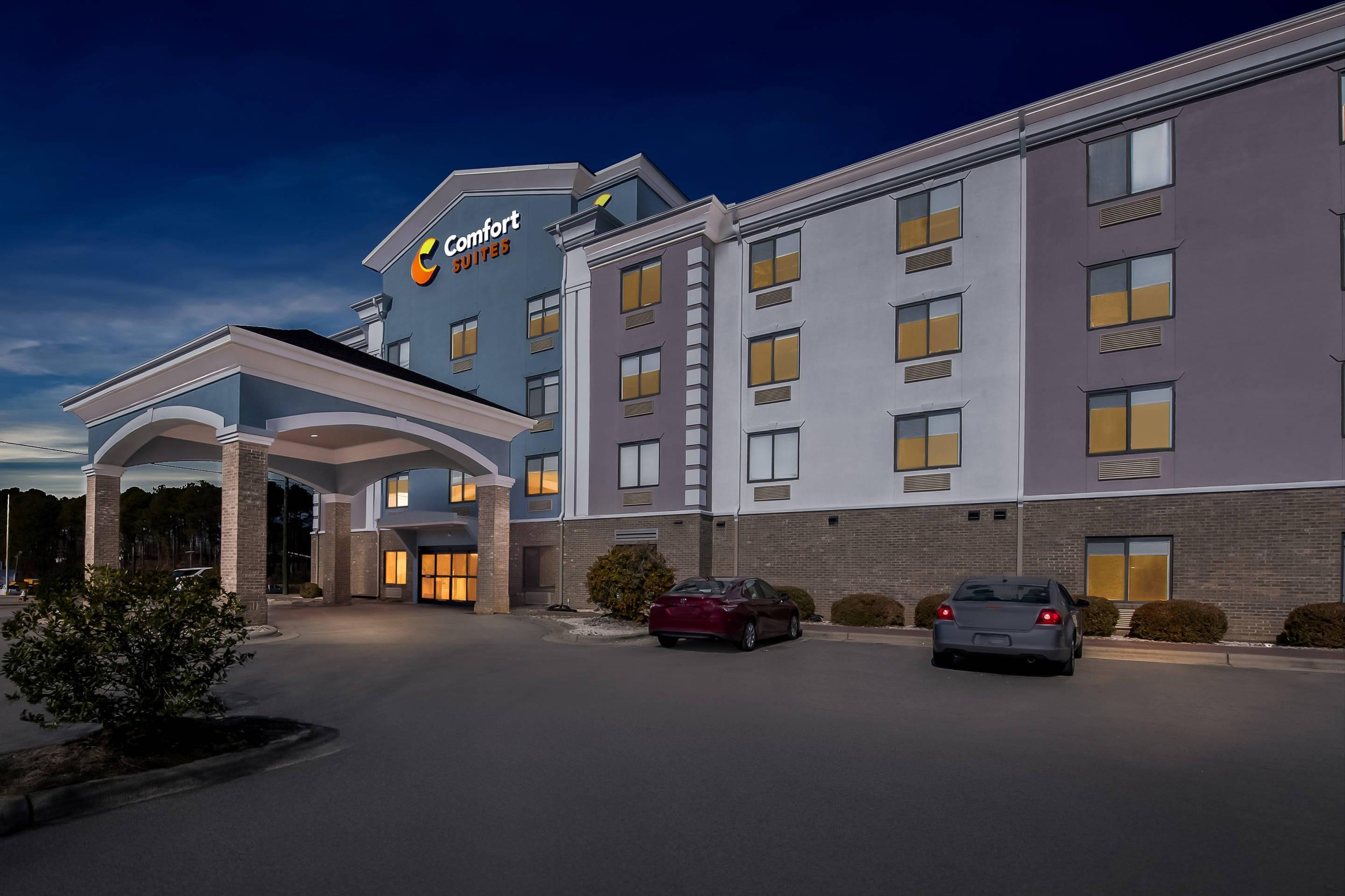 Hotel at Night | Comfort Suites Sanford