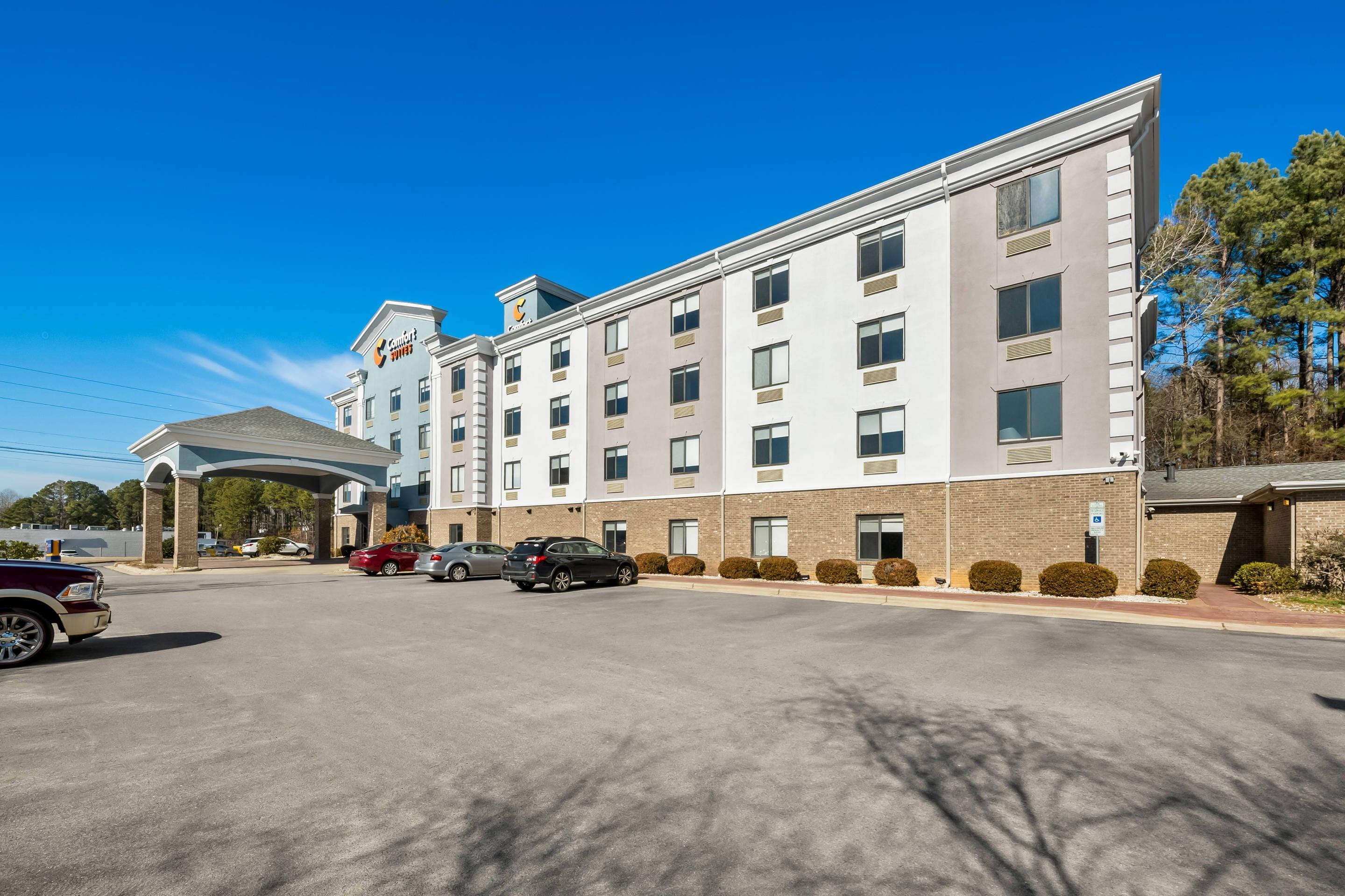 Hotel exterior | Comfort Suites Sanford