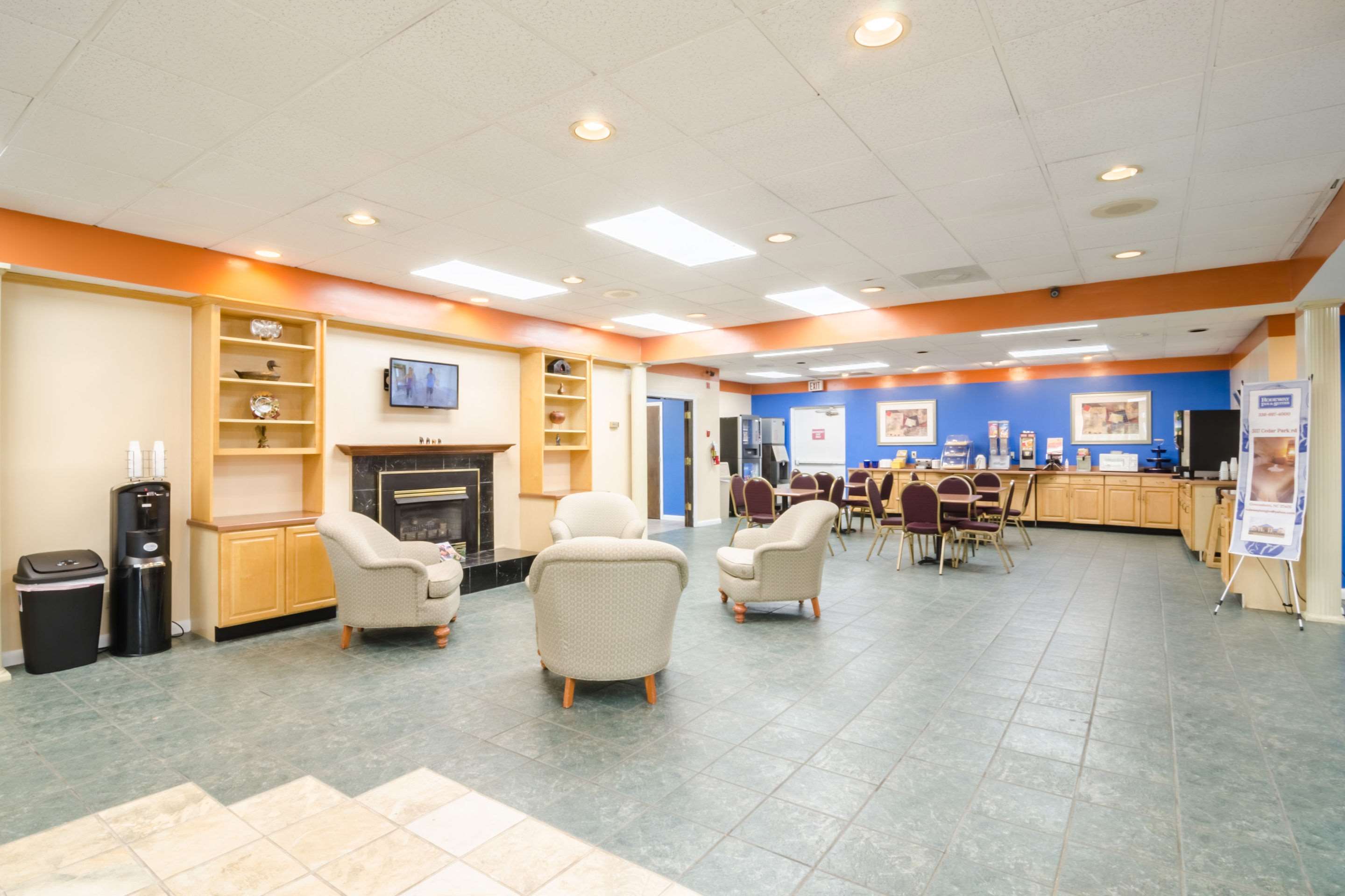 Front desk | Rodeway Inn & Suites Greensboro Southeast