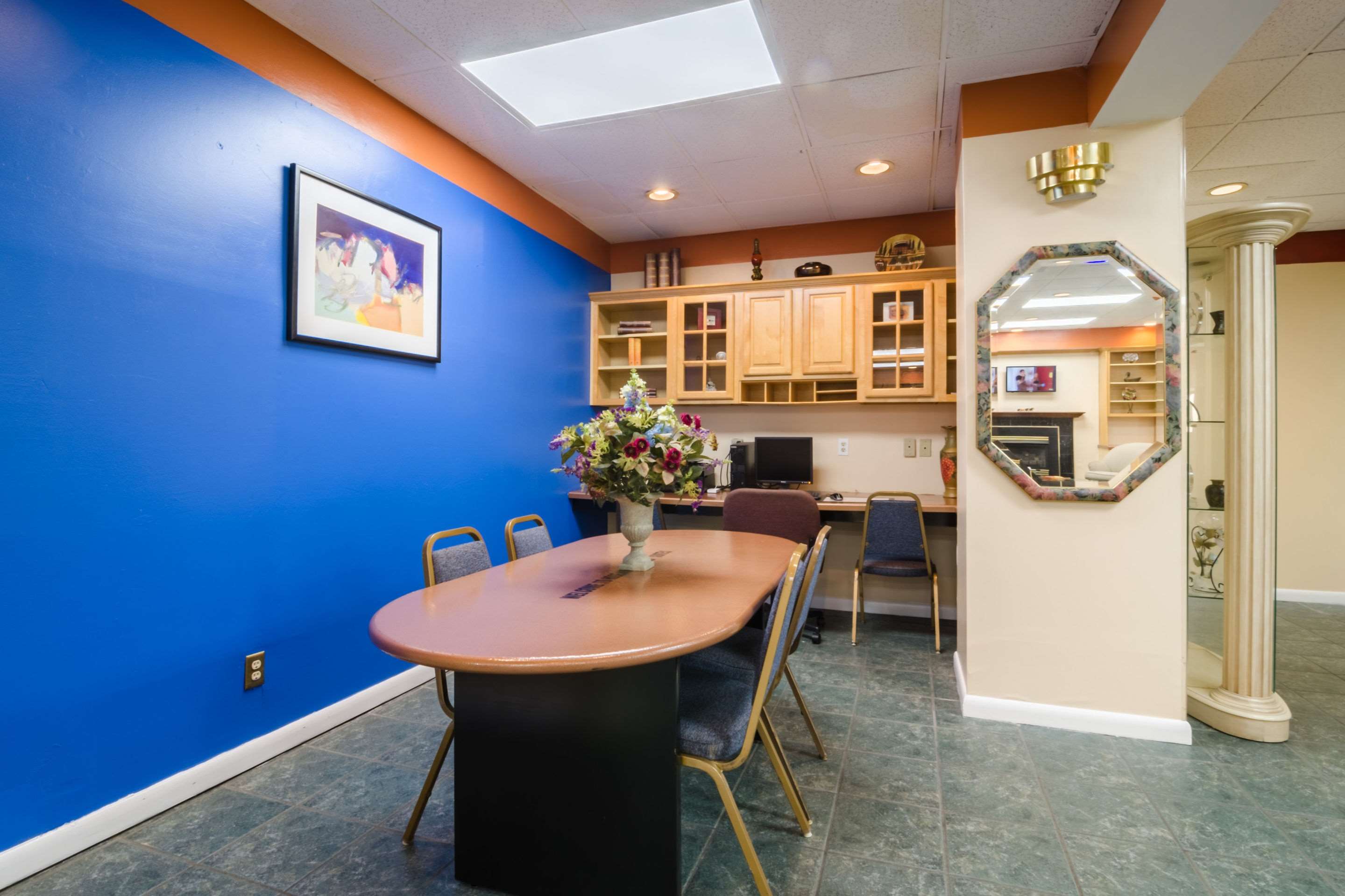 Business center | Rodeway Inn & Suites Greensboro Southeast