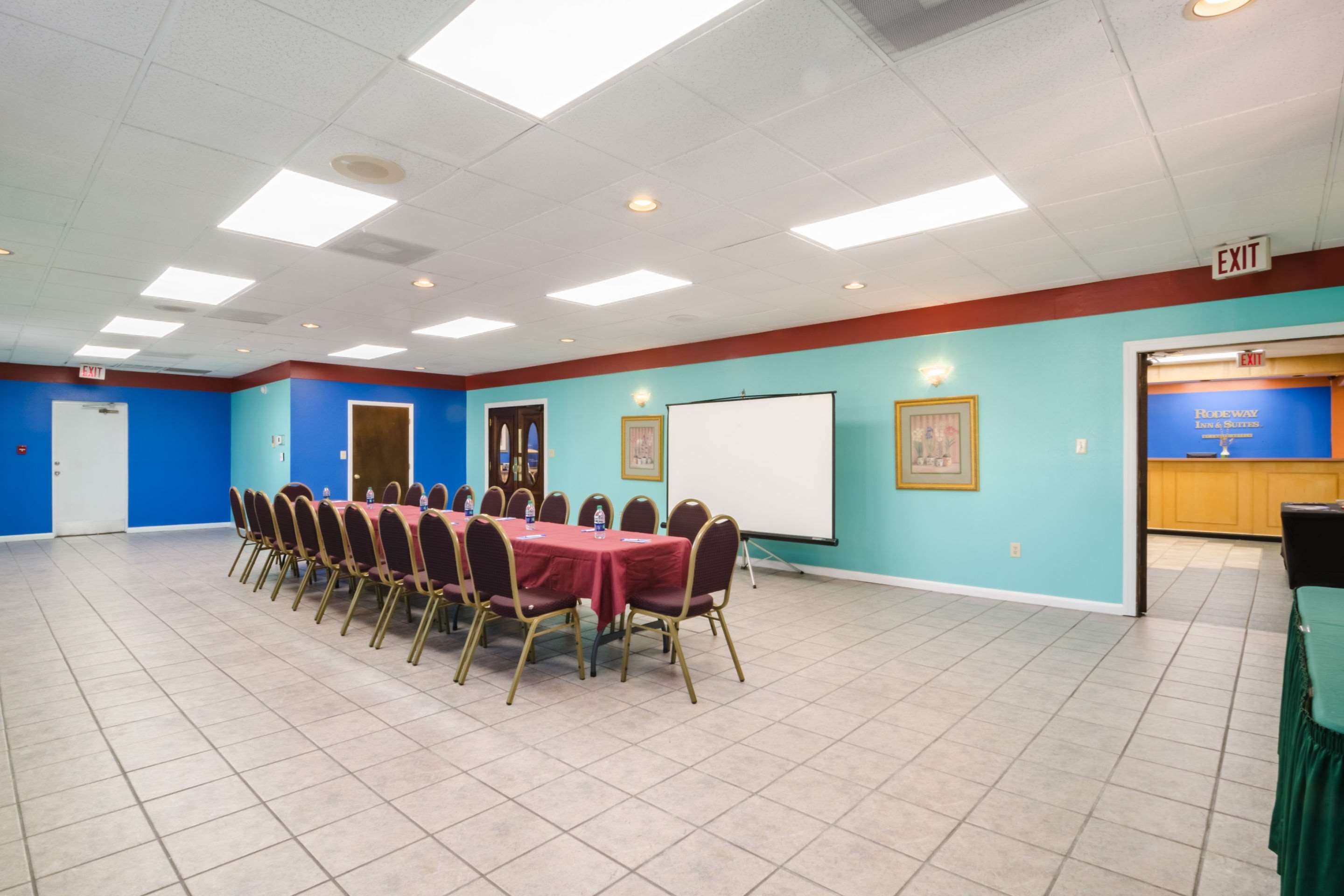 Meeting room | Rodeway Inn & Suites Greensboro Southeast