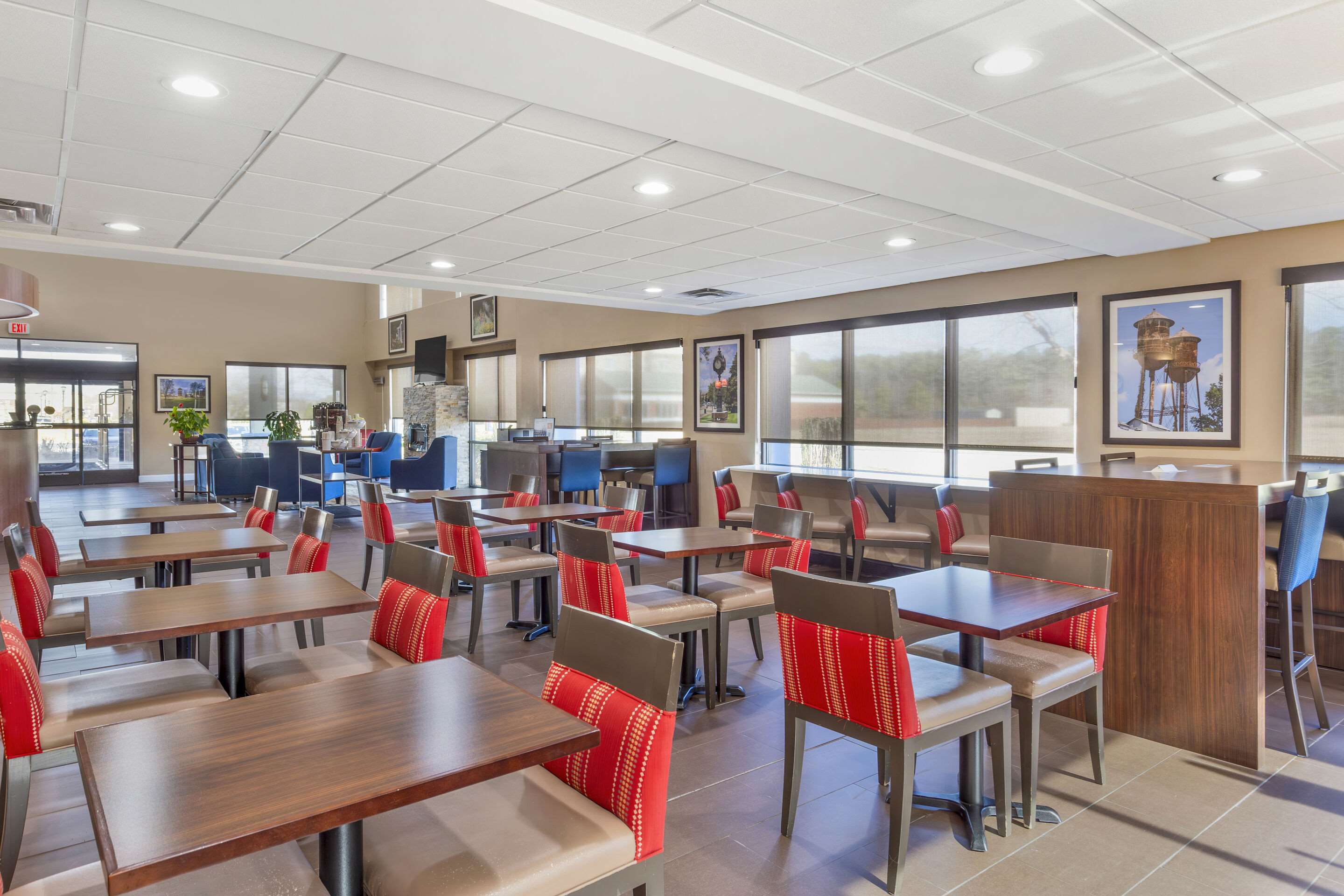 Breakfast area | Comfort Suites Wilson I-95