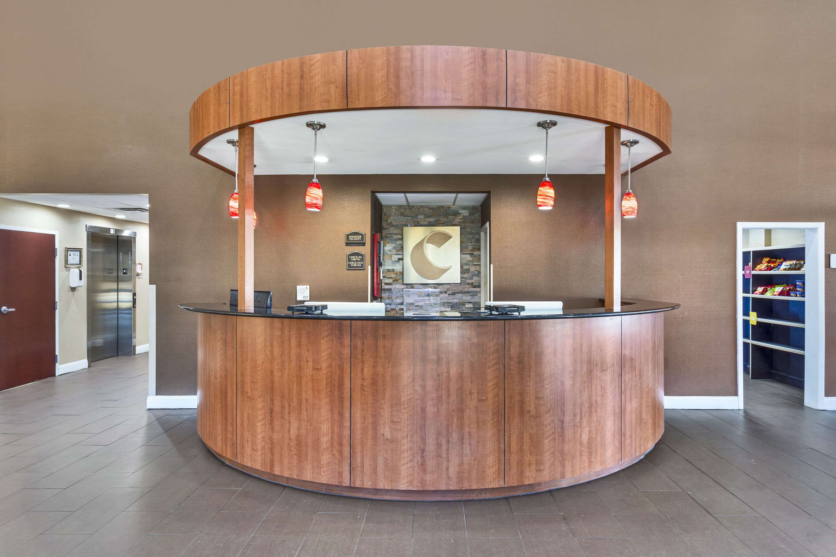 Front desk | Comfort Suites Wilson I-95