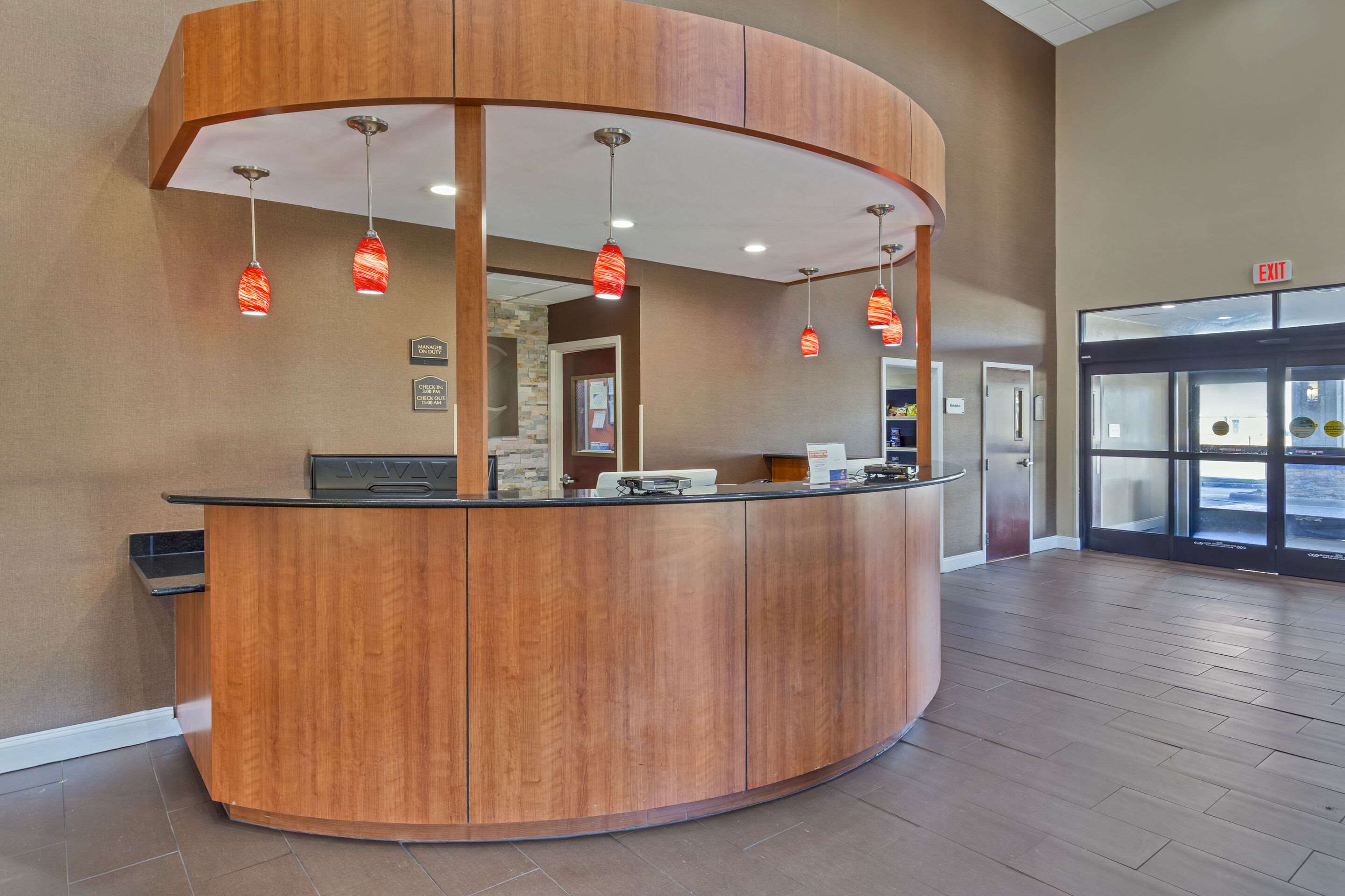 Front desk | Comfort Suites Wilson I-95