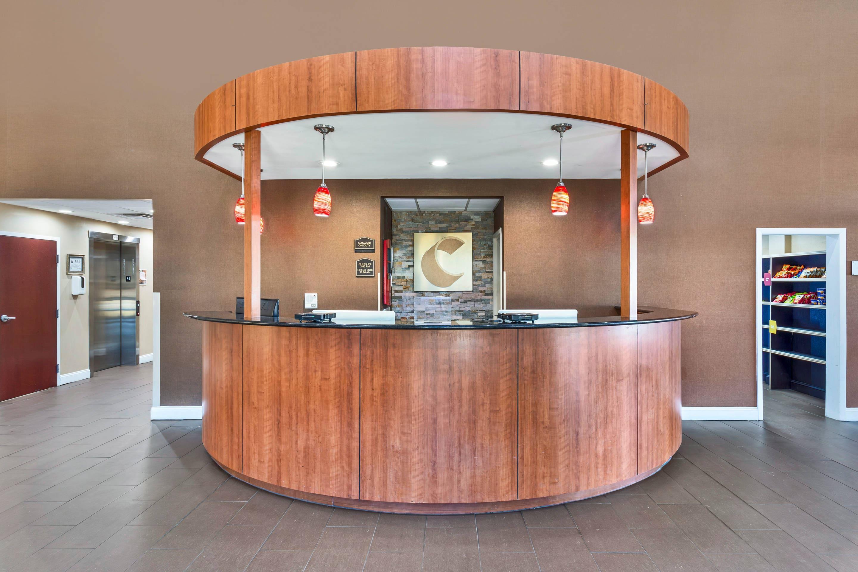 Front desk | Comfort Suites Wilson I-95