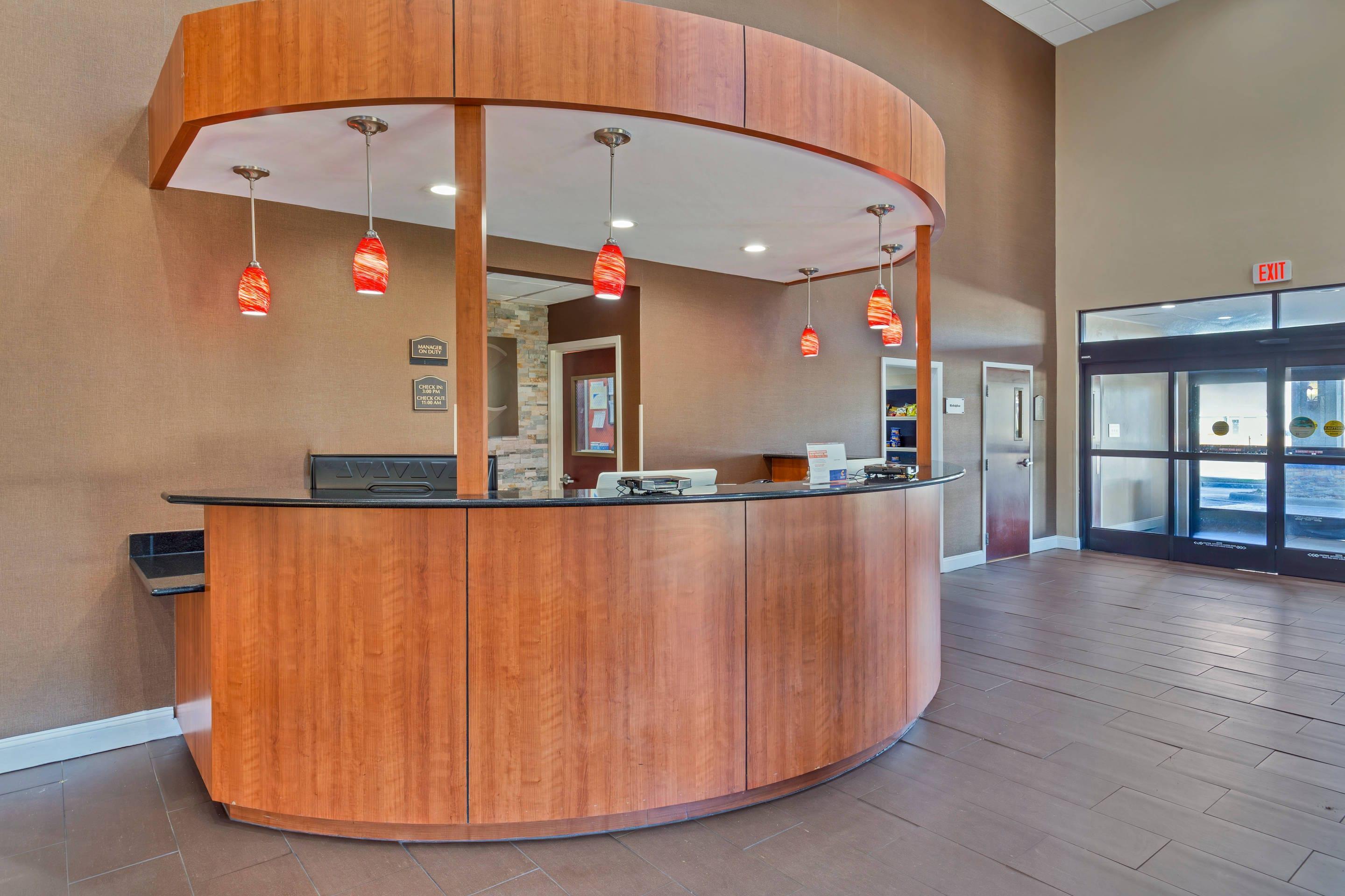 Front desk | Comfort Suites Wilson I-95