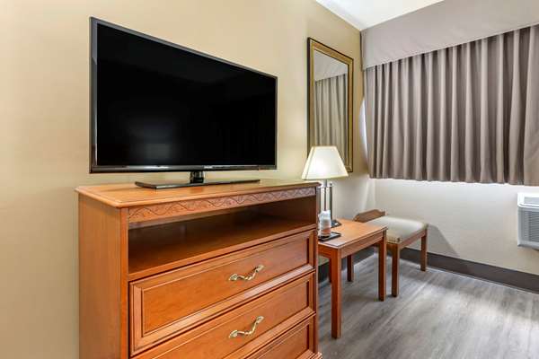  - Econo Lodge Southern Pines