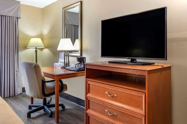  - Econo Lodge Southern Pines
