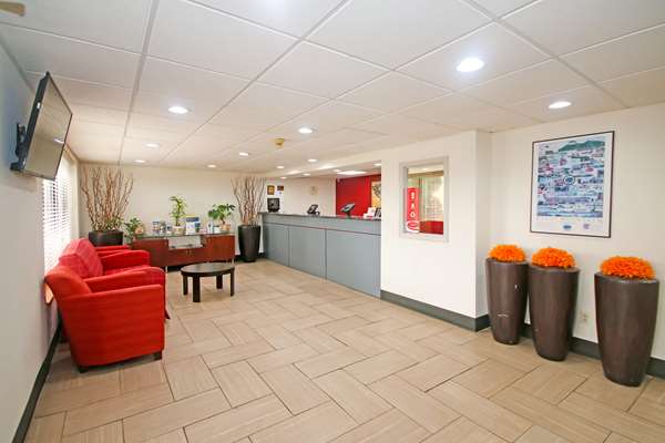  - Econo Lodge Pilot Mountain